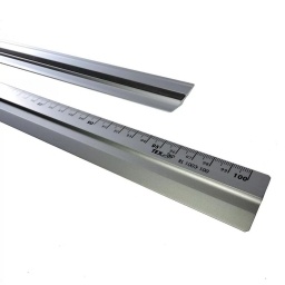 REGLA TEX METALICA DE ALUMINIO ANTIDESLIZANTE 40CM.